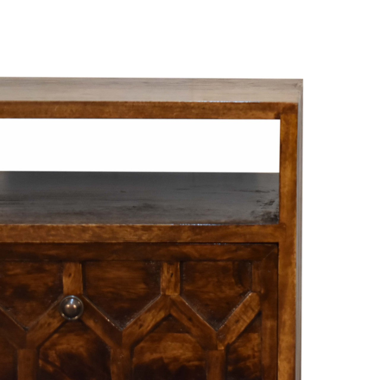 amouri bedside