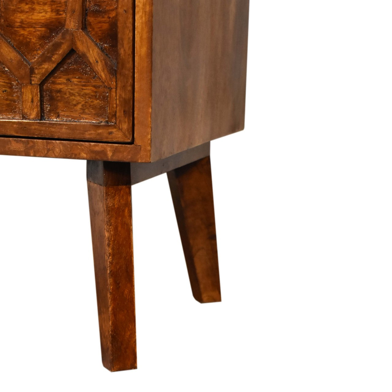 amouri bedside