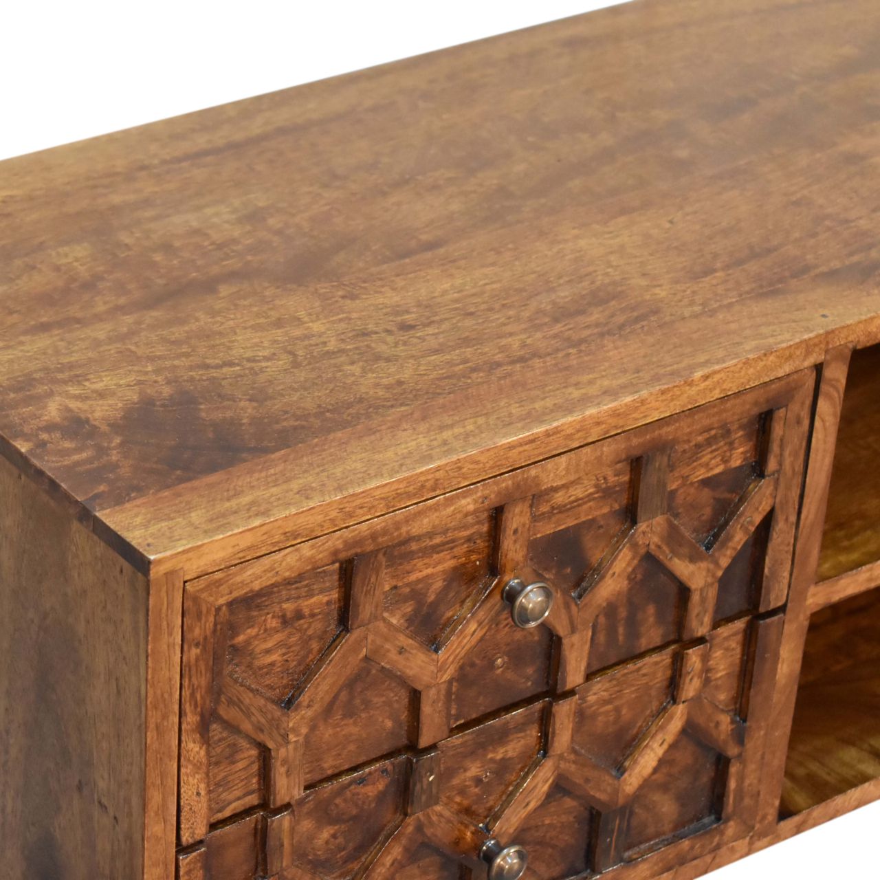 amouri media unit