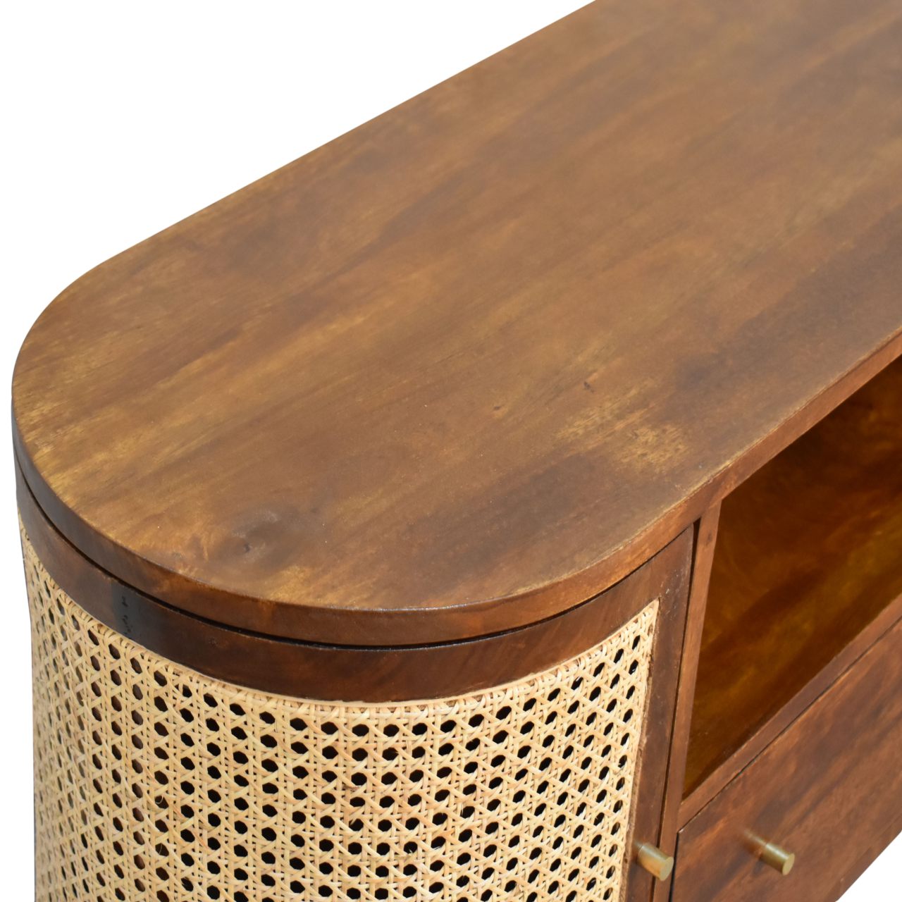 chestnut woven media unit