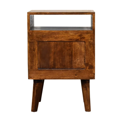 amouri bedside