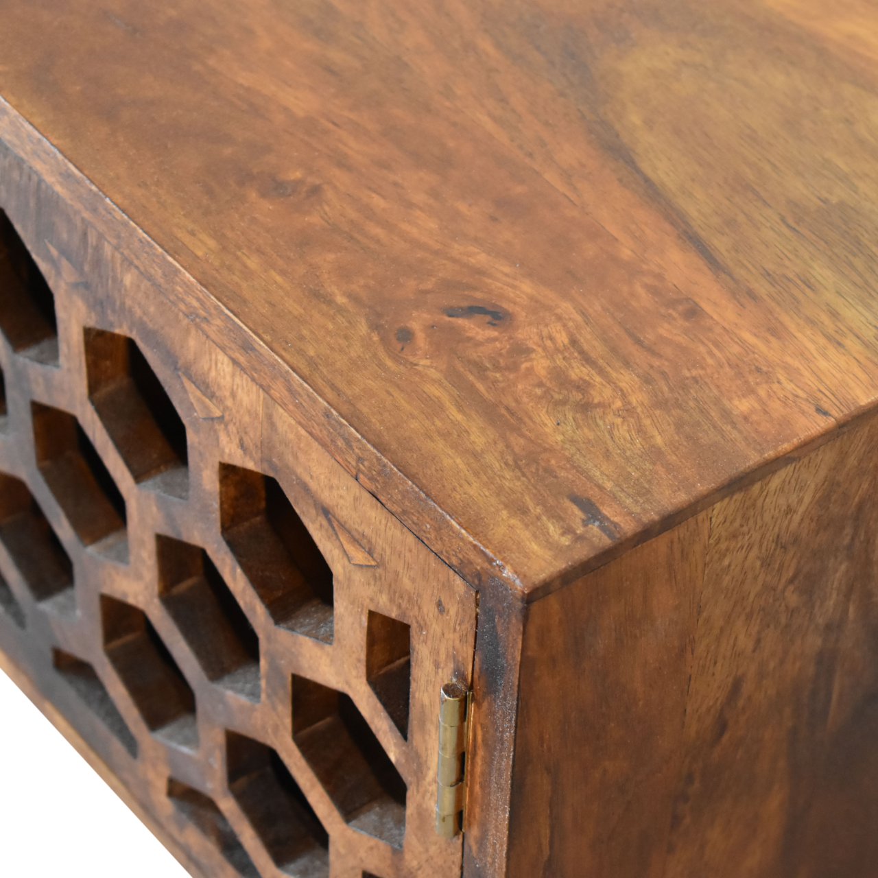 chestnut comb media unit